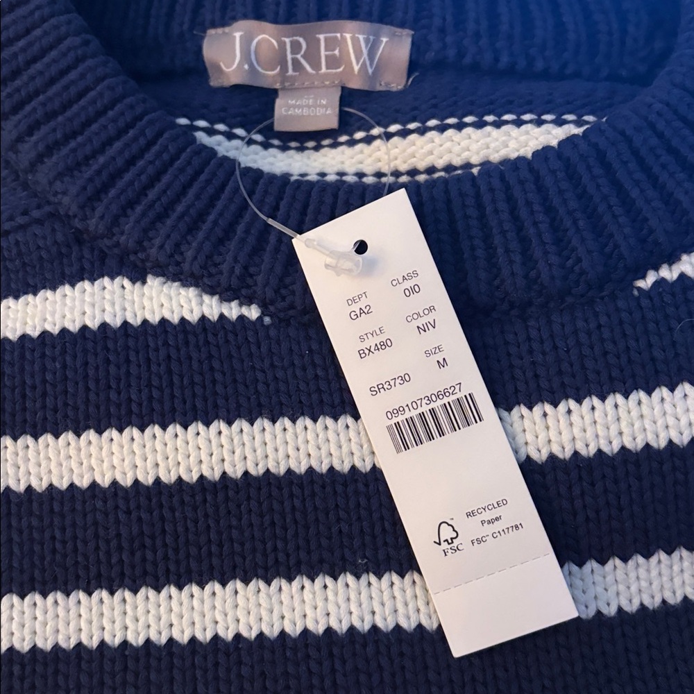 J CREW Relaxed Sweater - M - NWT - Picture 3 of 3